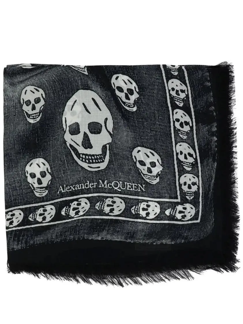   Alexander McQueen  Scarf With Print Black  Leichter Schal 