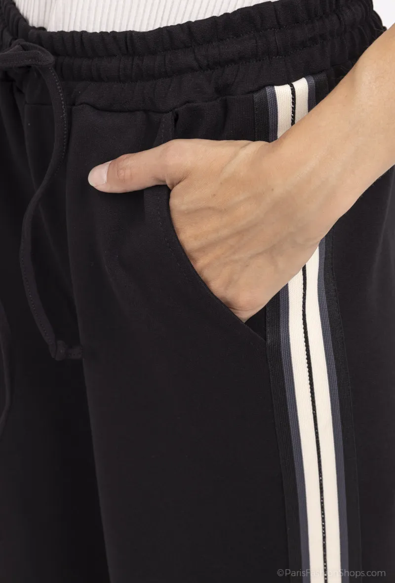 ELASTISCHE HOSE MIT SEITLICHEN BÄNDERN