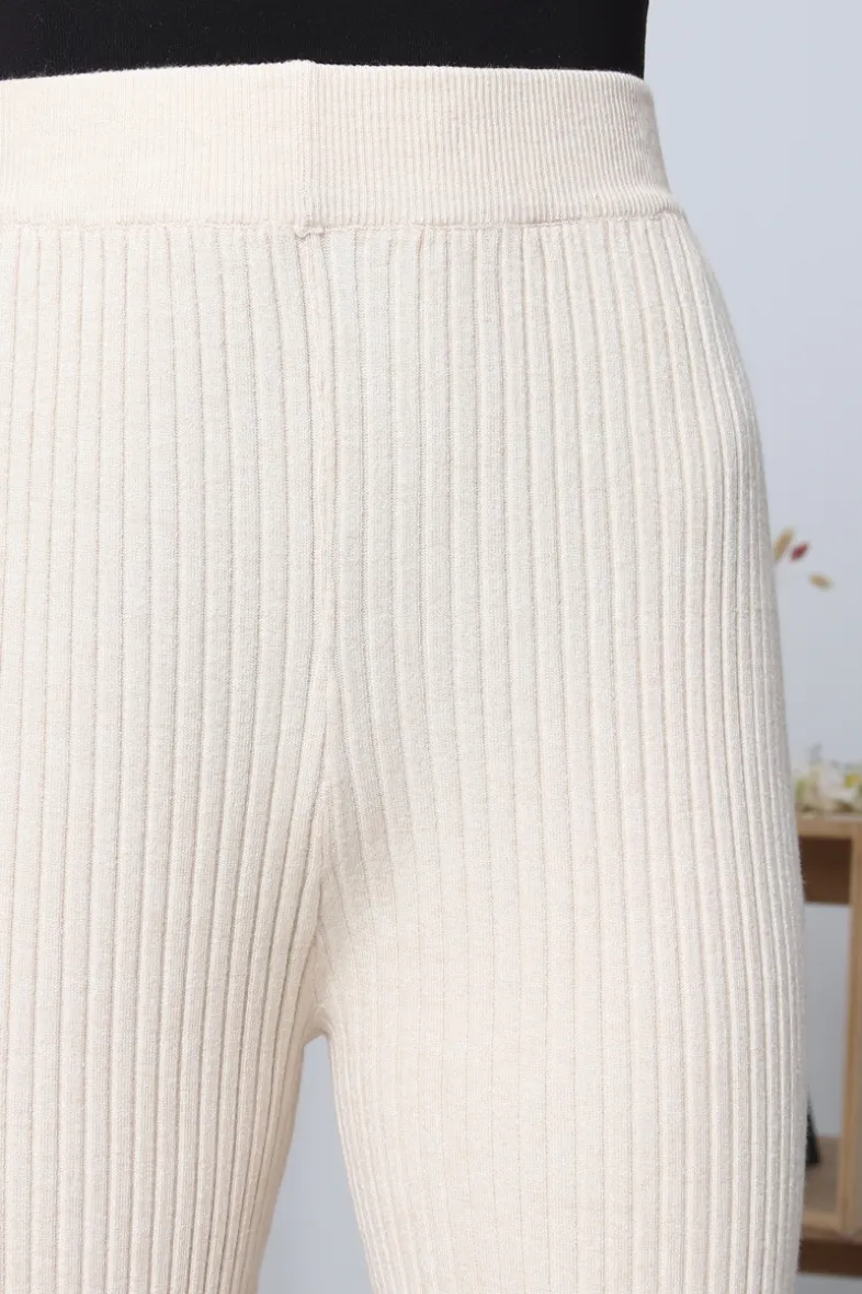 Elastische Hose mit weitem Bein
