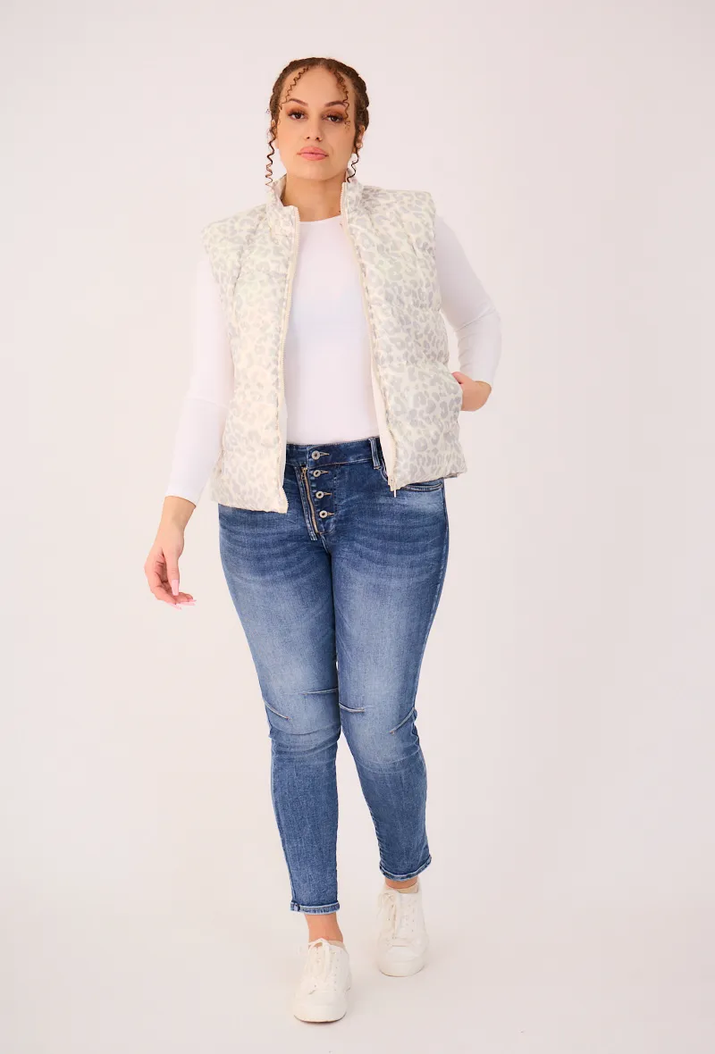Ärmellose Daunenjacke in Metallic-Optik mit Leopardenmuster