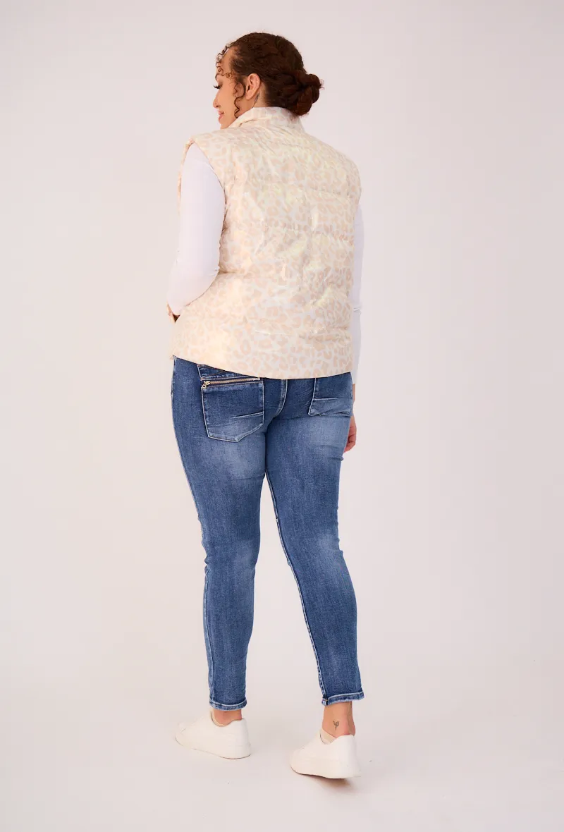 Ärmellose Daunenjacke in Metallic-Optik mit Leopardenmuster
