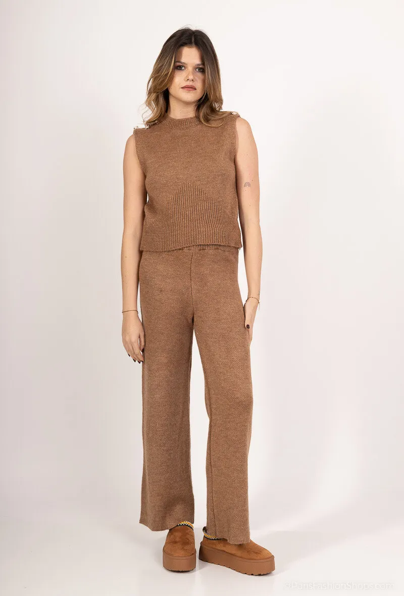 ÄRMELLOSER PULLOVER MIT HOSEN-SET